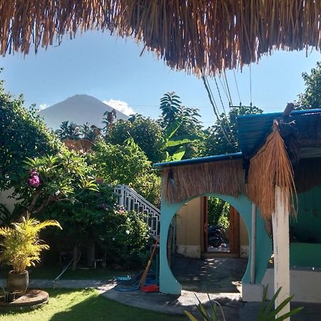 Black Sand Hostel Amed Exterior foto