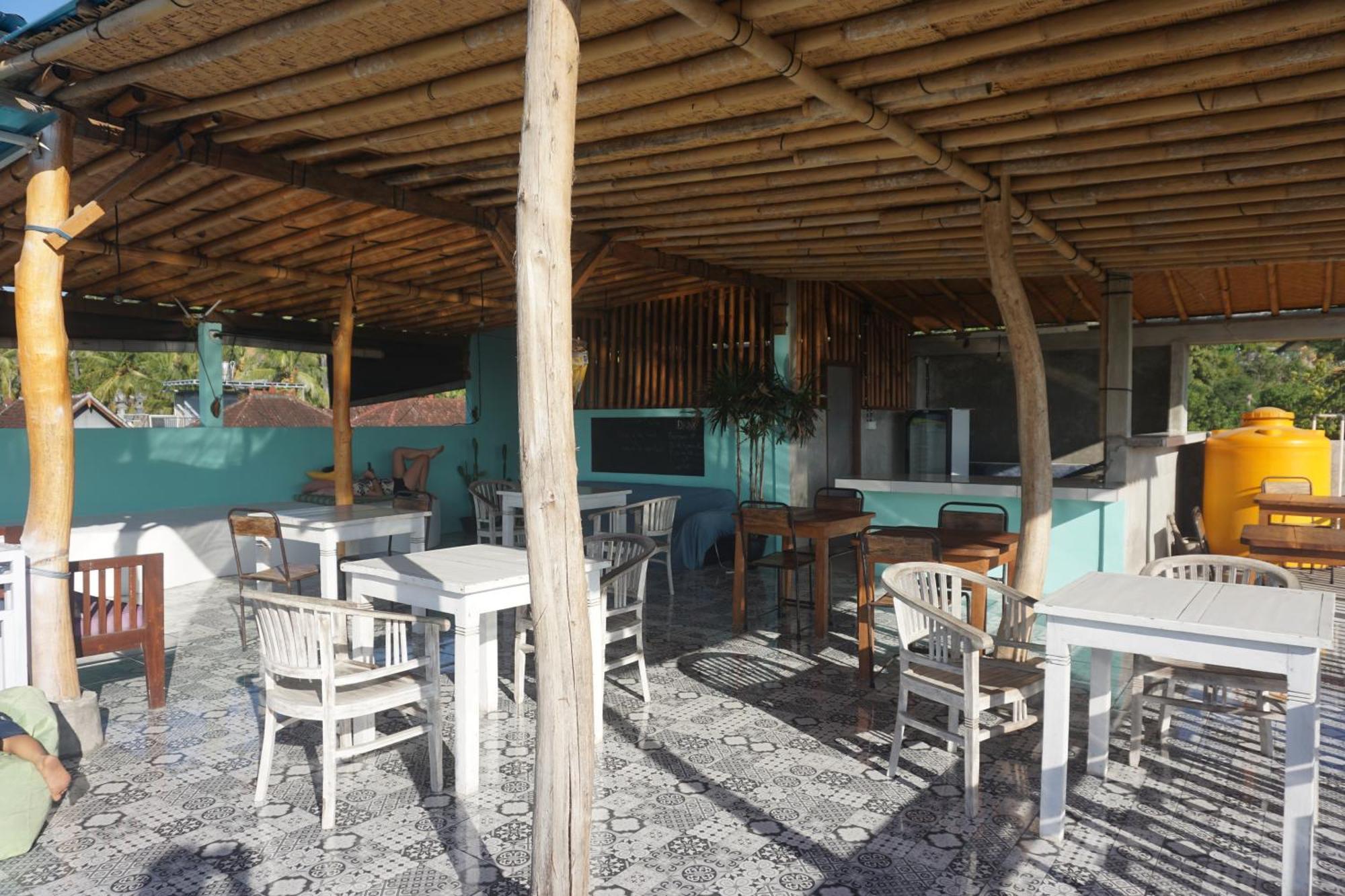Black Sand Hostel Amed Exterior foto